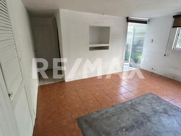 Casa de desniveles en Venta en Loma Dorada - (3)