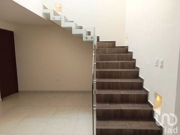 CASA EN VENTA NUEVA Y AMPLIA, ZONA PLAZA SAN DIEGO, SAN PEDRO CHOLULA.