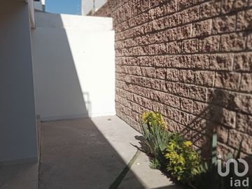 CASA EN VENTA NUEVA Y AMPLIA, ZONA PLAZA SAN DIEGO, SAN PEDRO CHOLULA.