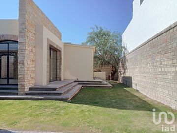 CASA EN VENTA NUEVA Y AMPLIA, ZONA PLAZA SAN DIEGO, SAN PEDRO CHOLULA.