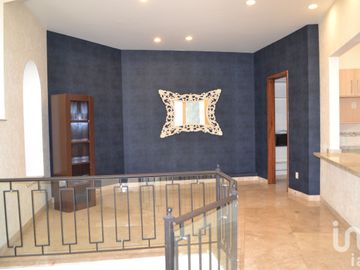 Casa en venta, Lomas Anàhuac Huixq. 4 habitaciones doble filtro de seguridad