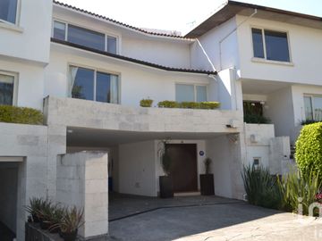 Casa en venta, Lomas Anàhuac Huixq. 4 habitaciones doble filtro de seguridad