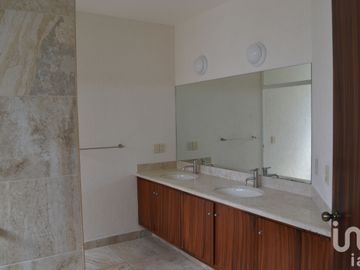 Casa en venta, Lomas Anàhuac Huixq. 4 habitaciones doble filtro de seguridad