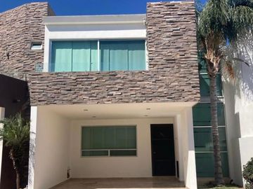 Casa en Residencial Santa Fe, León, Gto. $4.3 MDP, recámara en planta baja