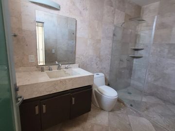 Casa en Residencial Santa Fe, León, Gto. $4.3 MDP, recámara en planta baja