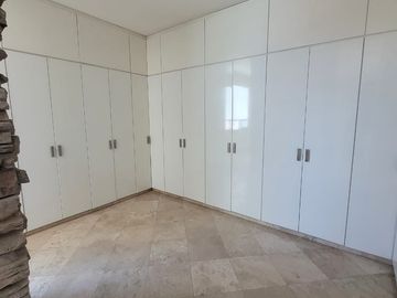 Casa en Residencial Santa Fe, León, Gto. $4.3 MDP, recámara en planta baja