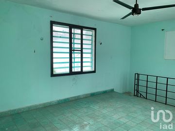 CASA EN VENTA PARA REMODELAR, EN EL CENTRO DE MÉRIDA, CERCA PASEO DE MONTEJO
