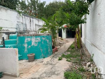 CASA EN VENTA PARA REMODELAR, EN EL CENTRO DE MÉRIDA, CERCA PASEO DE MONTEJO