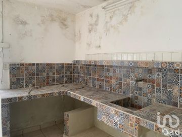 CASA EN VENTA PARA REMODELAR, EN EL CENTRO DE MÉRIDA, CERCA PASEO DE MONTEJO