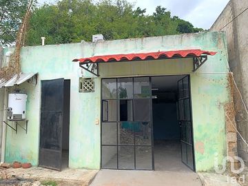 CASA EN VENTA PARA REMODELAR, EN EL CENTRO DE MÉRIDA, CERCA PASEO DE MONTEJO