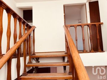 Venta de CASA/OFICINA en Romulo O´Farril