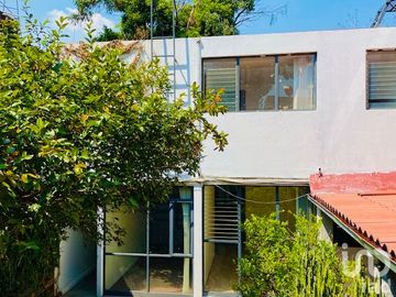 Venta de CASA/OFICINA en Romulo O´Farril
