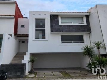 Casa en Venta en Lomas de San Miguel Puebla, Puebla