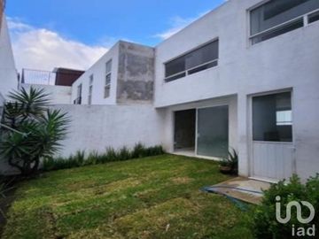 Casa en Venta en Lomas de San Miguel Puebla, Puebla
