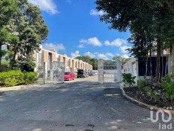 CASA EN VENTA CON AMENIDADES EN SM 254 ZONA NORTE DE CANCÚN.