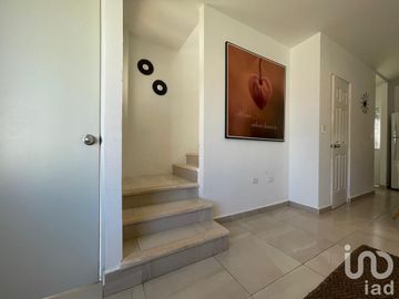 CASA EN VENTA CON AMENIDADES EN SM 254 ZONA NORTE DE CANCÚN.
