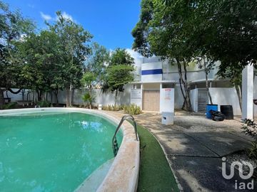 CASA EN VENTA CON AMENIDADES EN SM 254 ZONA NORTE DE CANCÚN.