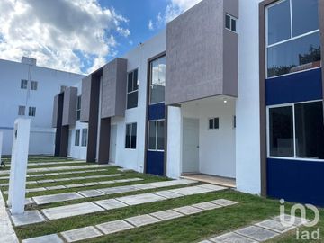 CASA EN VENTA CON AMENIDADES EN SM 254 ZONA NORTE DE CANCÚN.