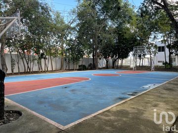 CASA EN VENTA CON AMENIDADES EN SM 254 ZONA NORTE DE CANCÚN.