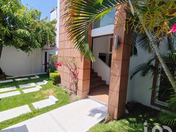 Casa en Fraccionamiento Pedregal, Oaxtepec, Yautepec, Cuernavaca, Morelos