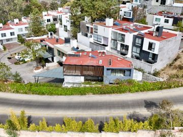 Casa en Altozano con terraza y alberca