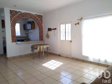 ¡Tranquilidad campestre y comodidad: hermosa casa con amplio terreno y servicios en Presa de Bravo!
