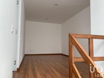 Casa en Vista Bosque, 3 Rec, Family Room, jardín, bodega, doble seguridad, 2 estac. Escuelas.