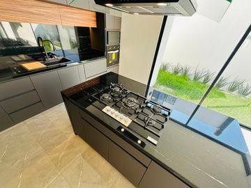 Casa Nueva en Venta en Parque Chiapas con 4 recámaras con baño completo