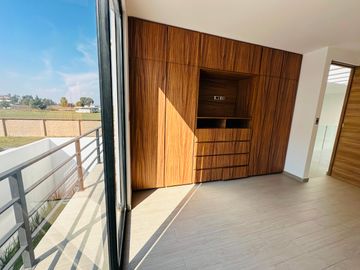 Casa Nueva en Venta en Parque Chiapas con 4 recámaras con baño completo