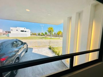 Casa Nueva en Venta en Parque Chiapas con 4 recámaras con baño completo
