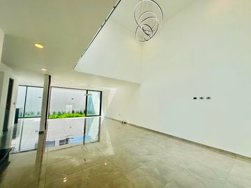 Casa Nueva en Venta en Parque Chiapas con 4 recámaras con baño completo