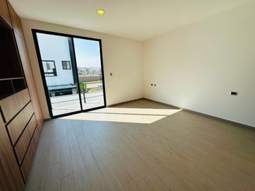 Casa Nueva en Venta en Parque Chiapas con 4 recámaras con baño completo