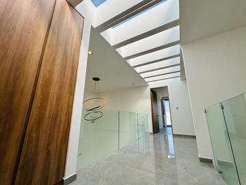 Casa Nueva en Venta en Parque Chiapas con 4 recámaras con baño completo