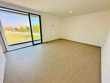 Casa Nueva en Venta en Parque Chiapas con 4 recámaras con baño completo