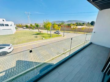 Casa Nueva en Venta en Parque Chiapas con 4 recámaras con baño completo