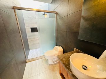 Casa Nueva en Venta en Parque Chiapas con 4 recámaras con baño completo