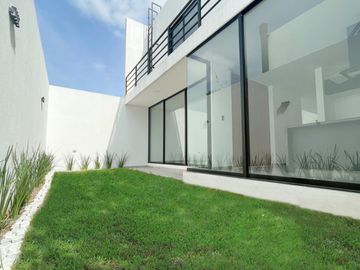 Casa Nueva en Venta en Parque Chiapas con 4 recámaras con baño completo