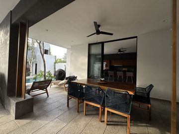 Casa en venta de 4 recámaras en Montebello, Mérida, Yucatán