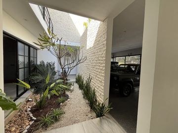 Casa en venta de 4 recámaras en Montebello, Mérida, Yucatán