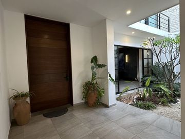Casa en venta de 4 recámaras en Montebello, Mérida, Yucatán