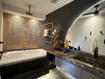 Casa en venta de 4 recámaras en Montebello, Mérida, Yucatán