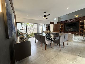 Casa en venta de 4 recámaras en Montebello, Mérida, Yucatán