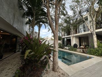 Casa en venta de 4 recámaras en Montebello, Mérida, Yucatán