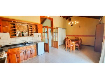 Casa quinta en Roldán, barrio Los Olmos.