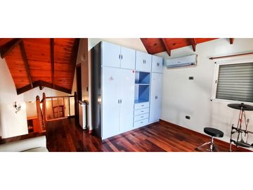 Casa quinta en Roldán, barrio Los Olmos.