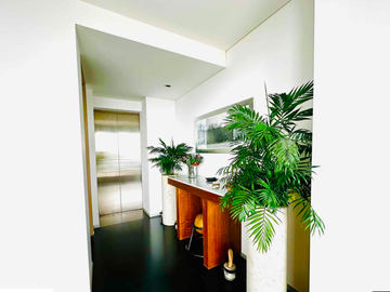PH en venta  dentro de ; Bosque 6060