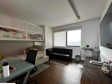 PH en venta  dentro de ; Bosque 6060