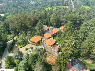 PH en venta  dentro de ; Bosque 6060