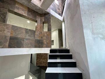 CASA RESIDENCIAL EN VENTA DE 4 HABITACIONES Y ROOFGARDEN