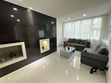 CASA RESIDENCIAL EN VENTA DE 4 HABITACIONES Y ROOFGARDEN